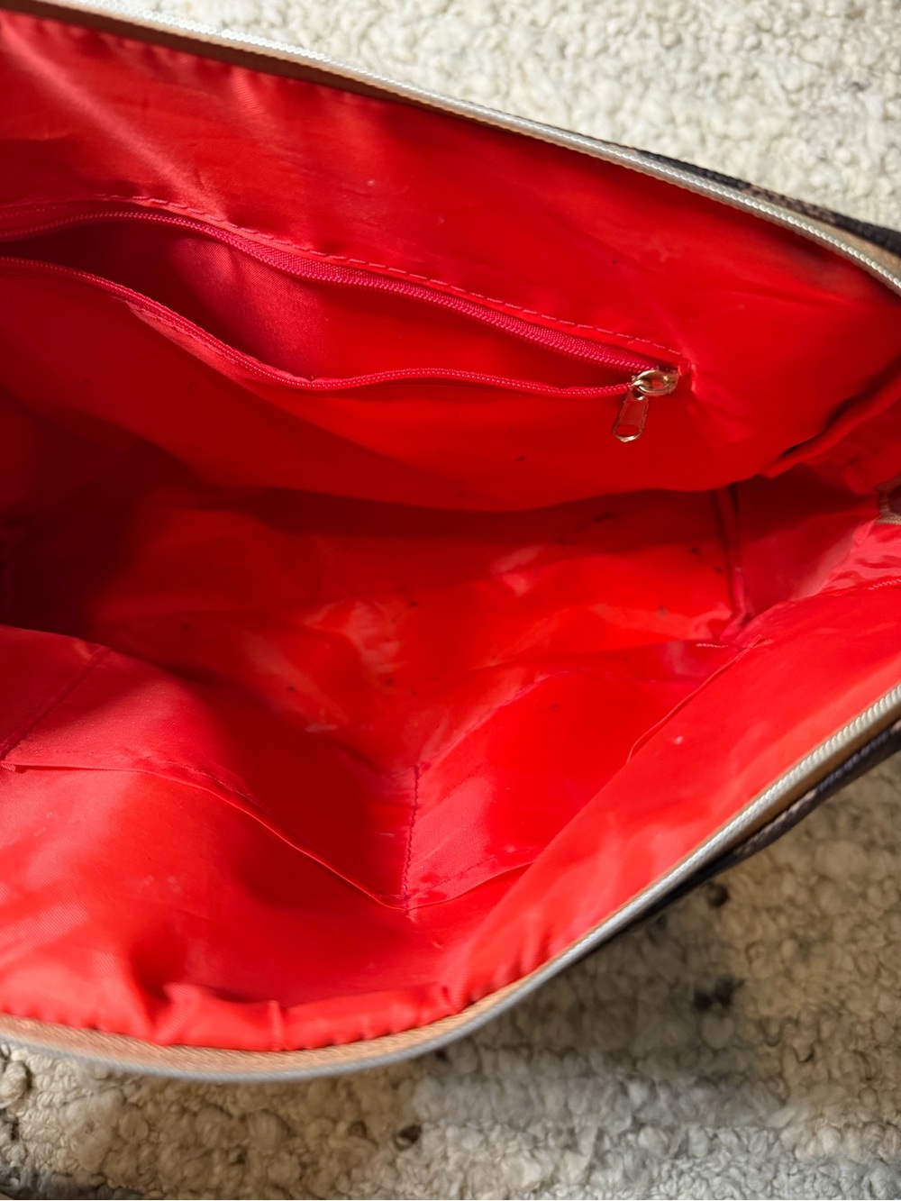 Amazon Brown Check Toiletry Pouch - Picture 5 of 5